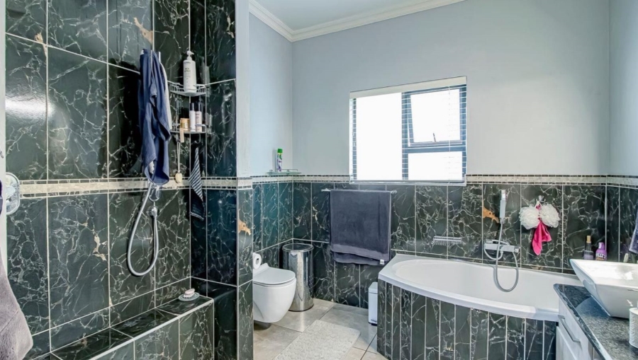 4 Bedroom Property for Sale in Melodie North West
